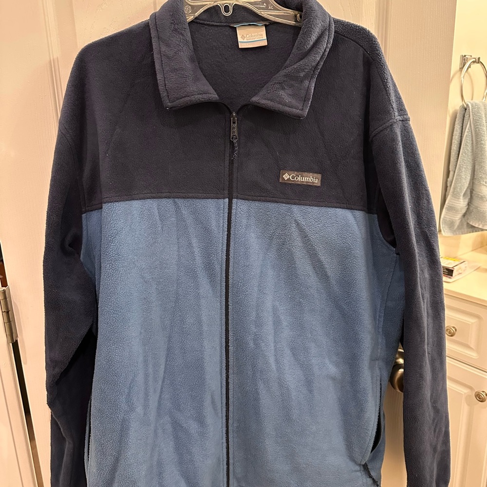 Columbia Men’s Navy and Blue Fleece Jacket XXL